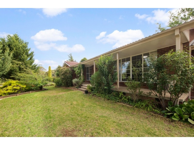 64 Bacchus Circuit, Kambah ACT 2902