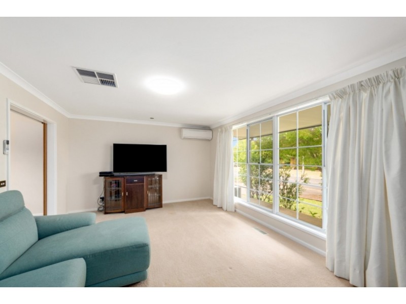 64 Bacchus Circuit, Kambah ACT 2902