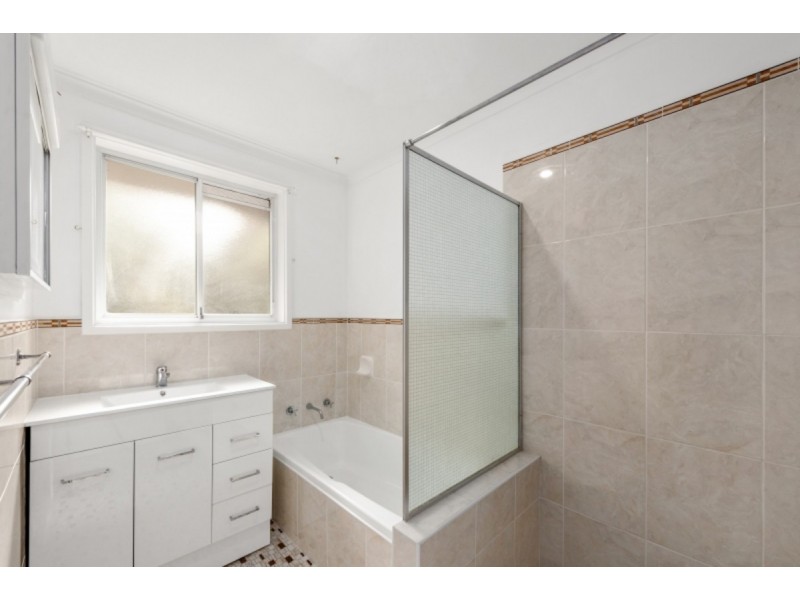 64 Bacchus Circuit, Kambah ACT 2902
