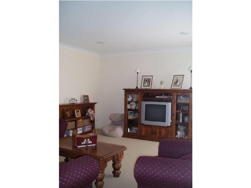 8 Semkin Street, Moss Vale NSW 2577