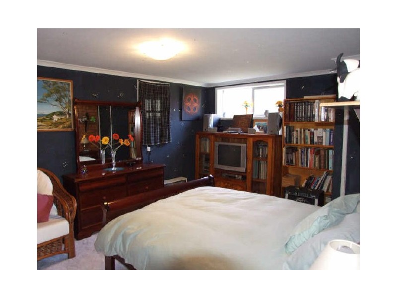 2 Campbell Crescent, Moss Vale NSW 2577