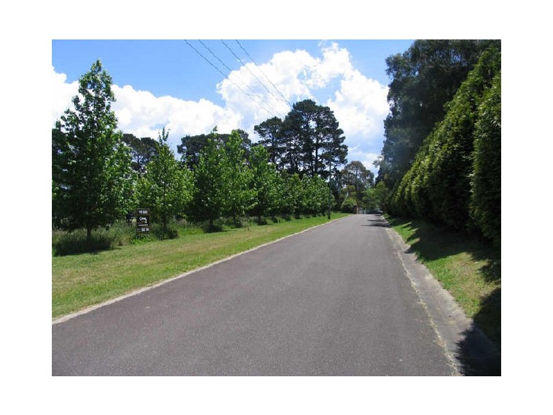 Laconia Crescent, Moss Vale NSW 2577