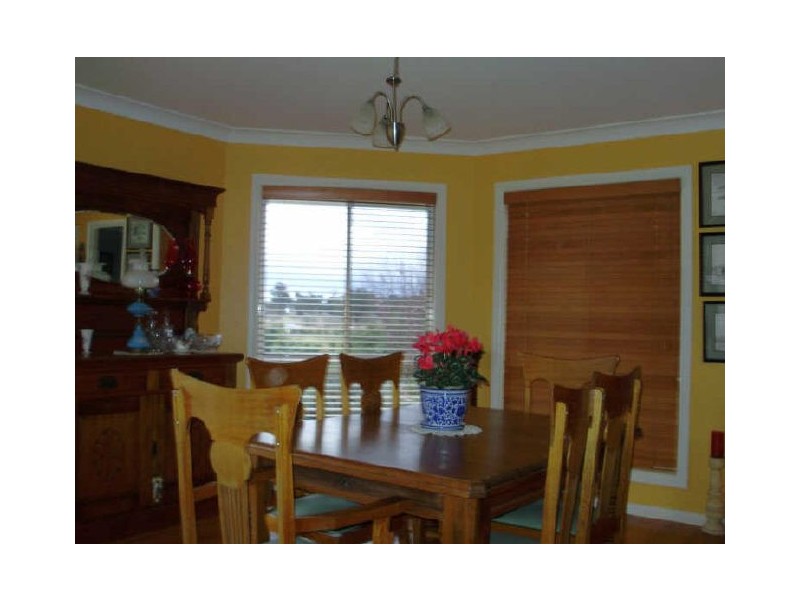 28 Watkins Drive, Moss Vale NSW 2577