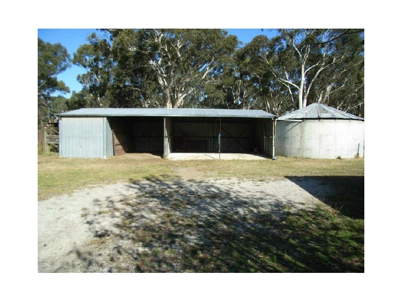 64 Railway Parade, Tallong NSW 2579