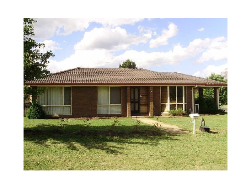 27 Willow Drive, Moss Vale NSW 2577