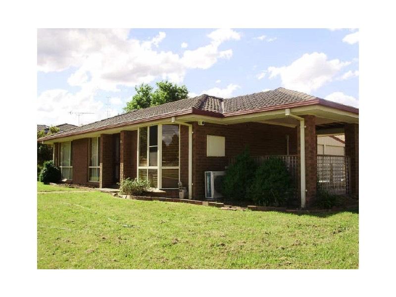 27 Willow Drive, Moss Vale NSW 2577