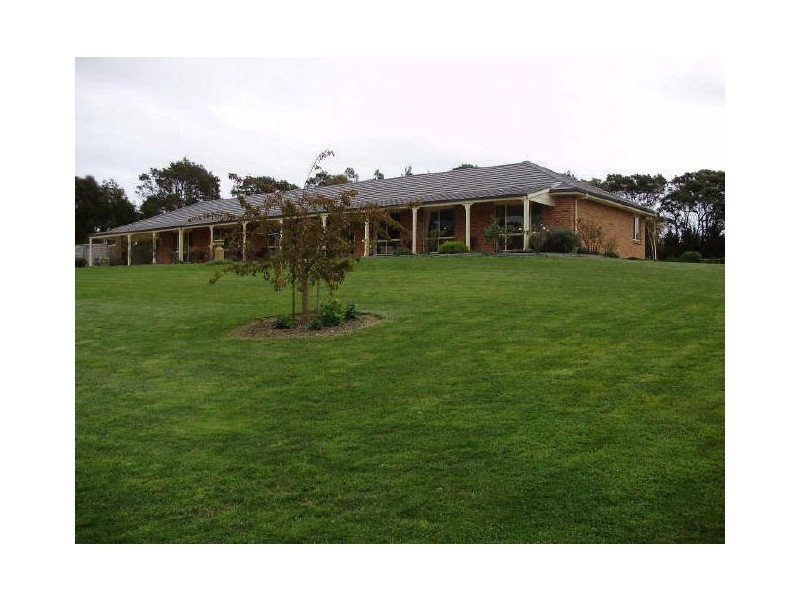 “Dunollie”/ Oldbury Road, Sutton Forest NSW 2577