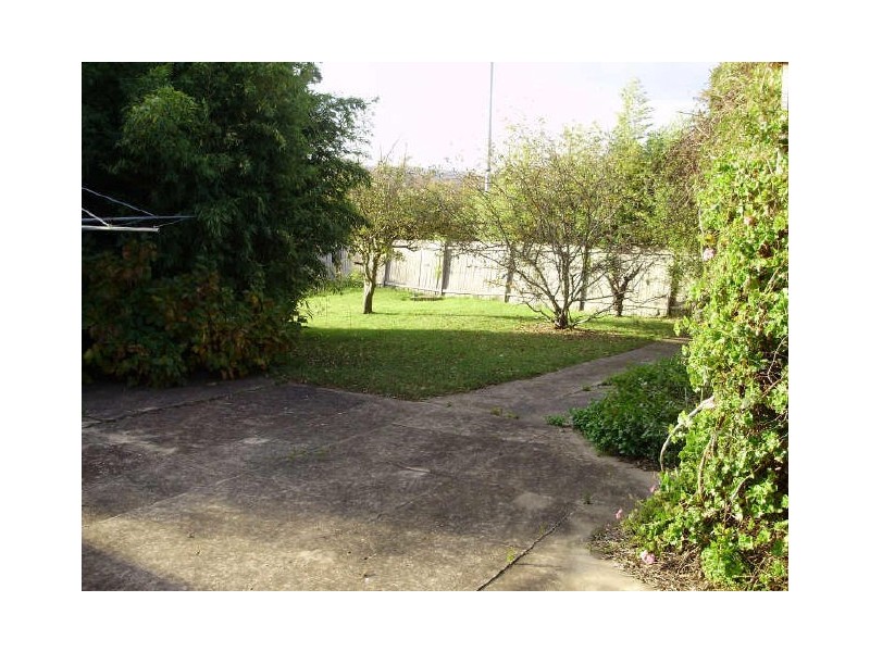 16 Robertson Rd, Moss Vale NSW 2577