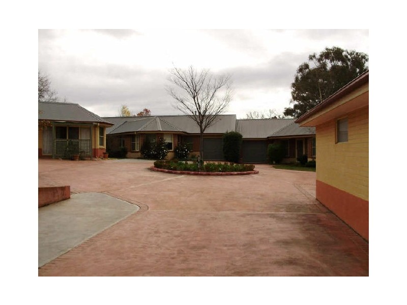 2/15 Mack Street, Moss Vale NSW 2577
