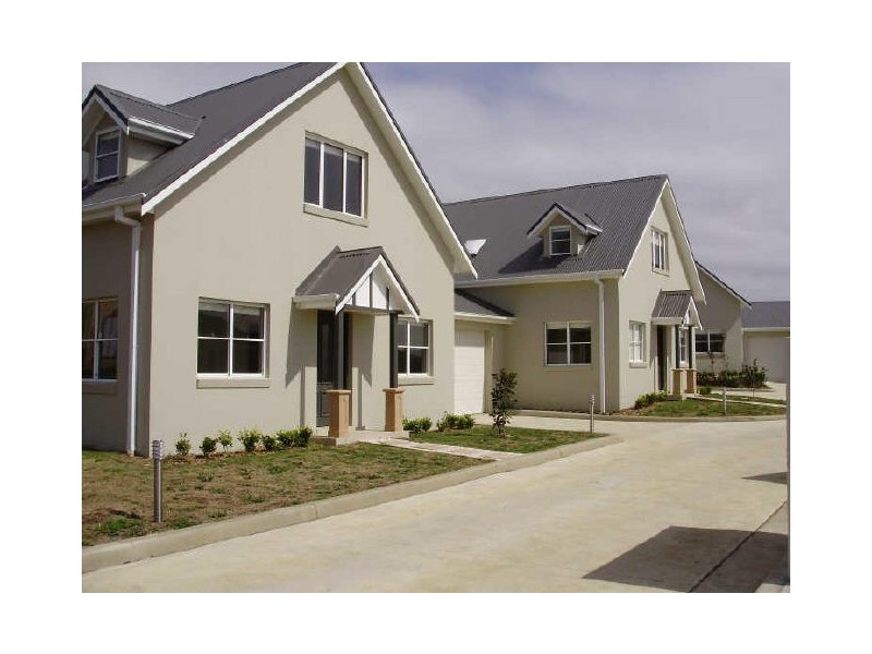 30-31 Hawkins Street, Moss Vale NSW 2577