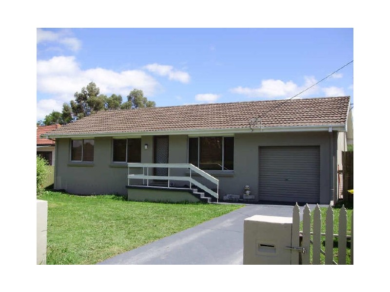 14 Beaconsfield Road, Moss Vale NSW 2577