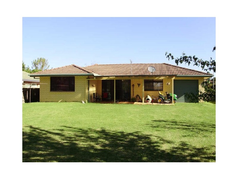 6 Simon Place, Moss Vale NSW 2577