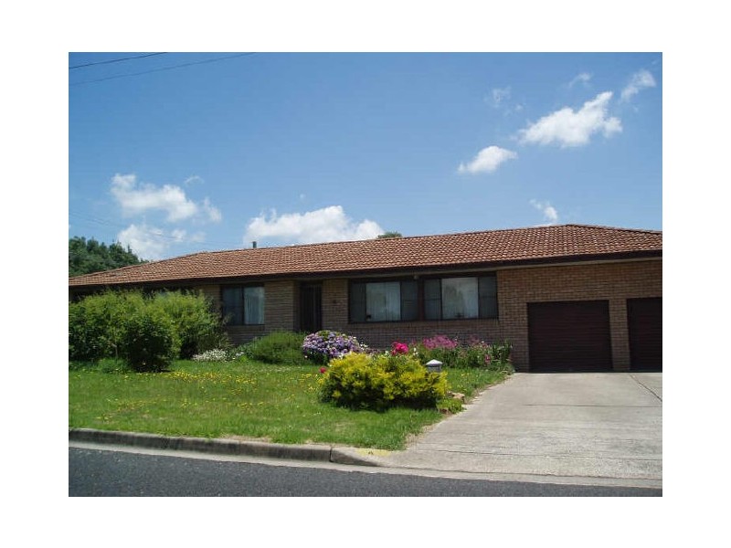 4 Janice Crescent, Moss Vale NSW 2577