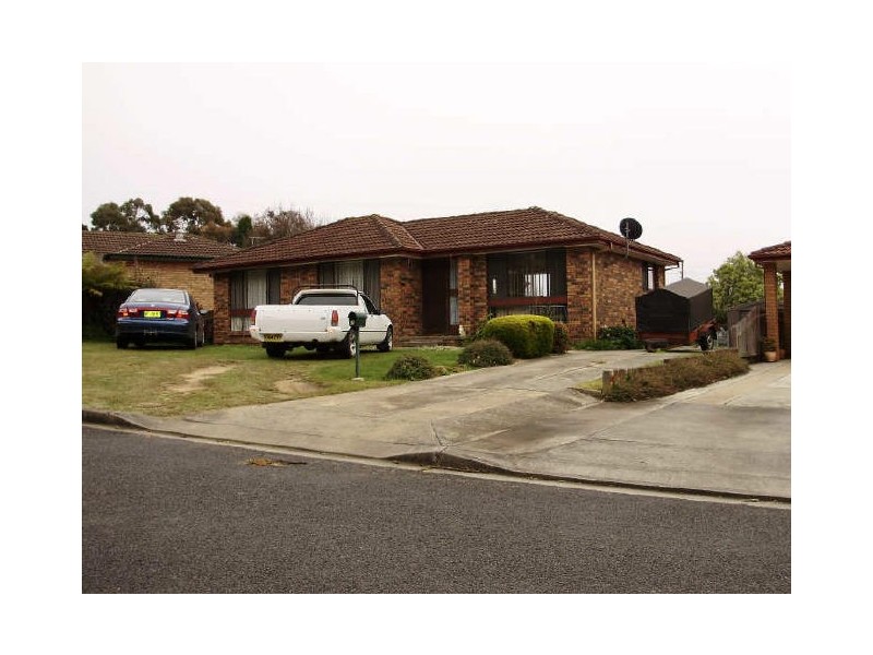 42 Cherry Tree Close, Moss Vale NSW 2577