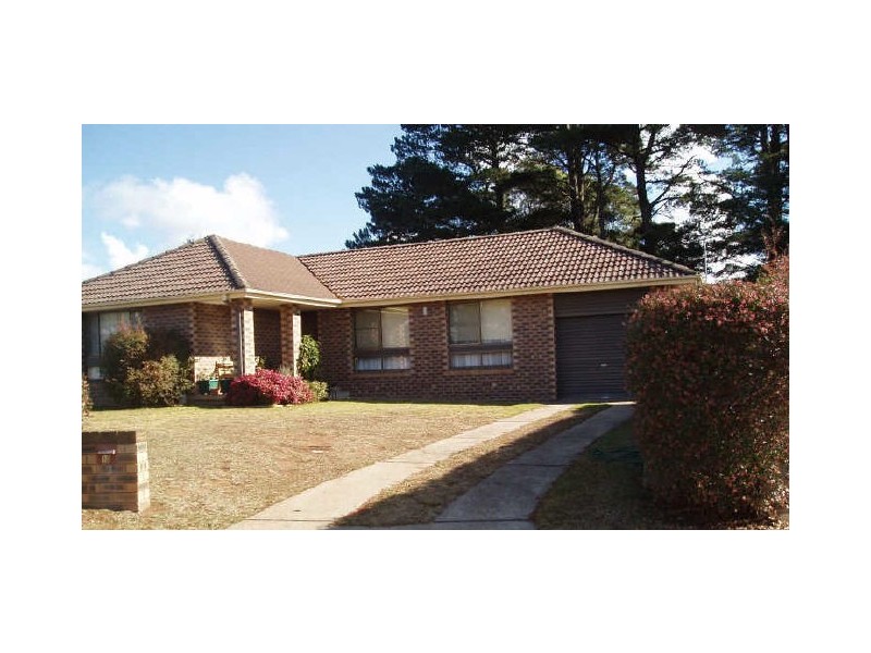 10 Cherrytree Close, Moss Vale NSW 2577