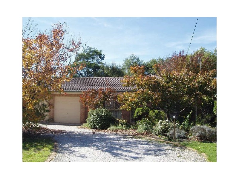 18 Janice Crescent, Moss Vale NSW 2577