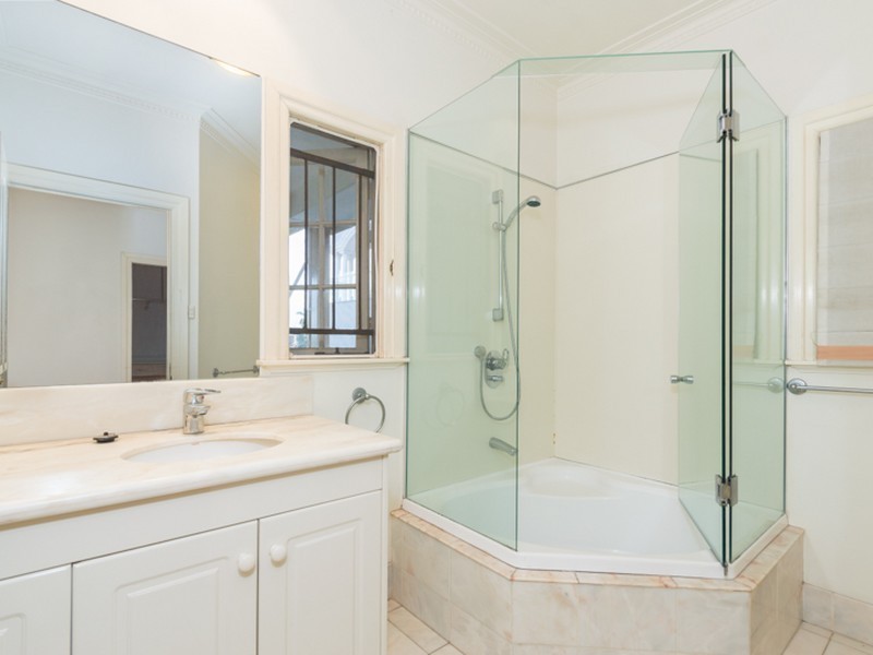 33 Langside Road, Hamilton QLD 4007