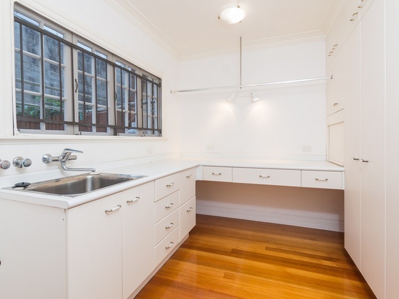 33 Langside Road, Hamilton QLD 4007