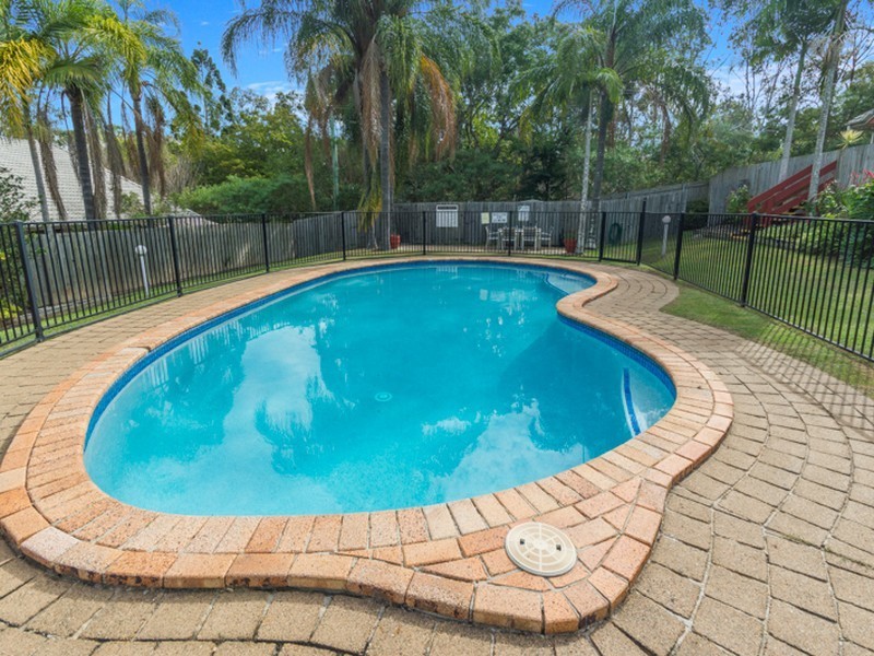 2/67 Brookfield Road, Kenmore QLD 4069