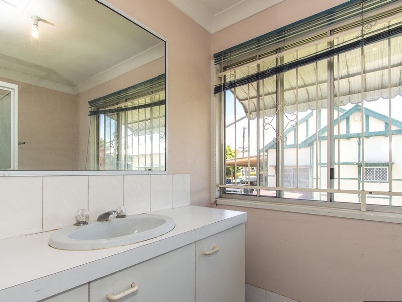 124 Albion Road, Windsor QLD 4030