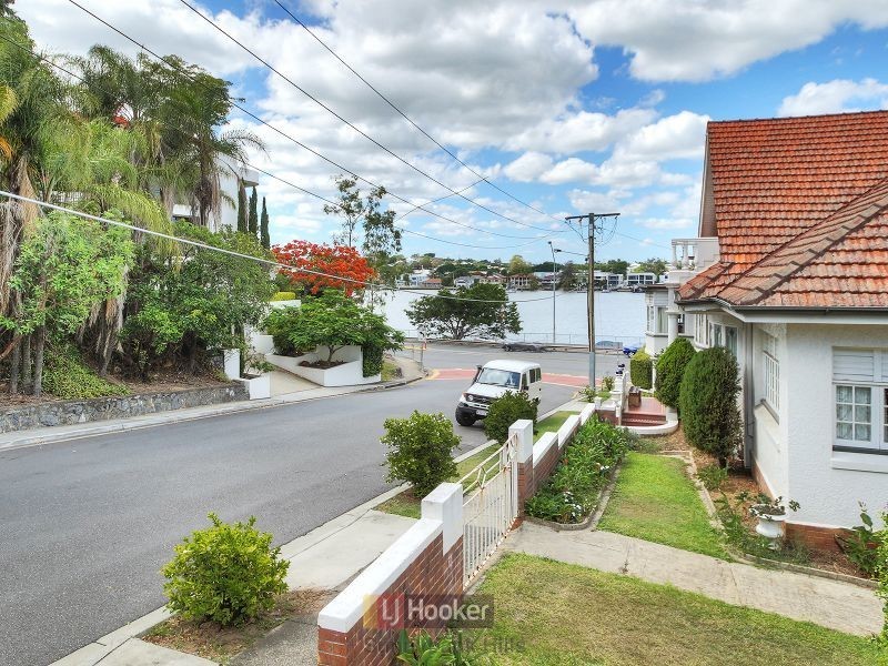 8 Grays Road, Hamilton QLD 4007