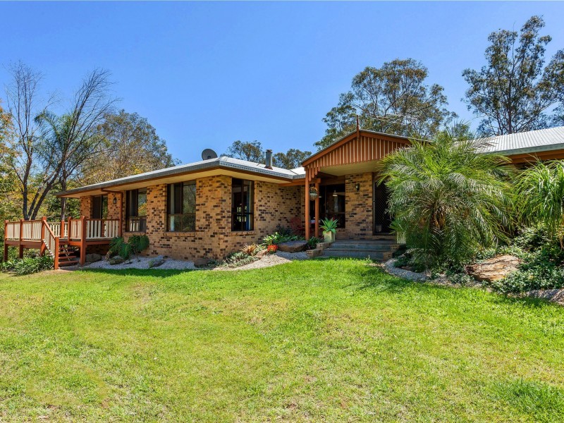 274 Willaura Drive, Mount Hallen QLD 4312