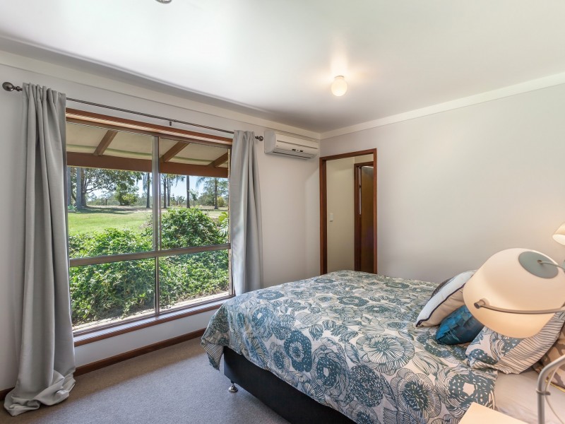 274 Willaura Drive, Mount Hallen QLD 4312