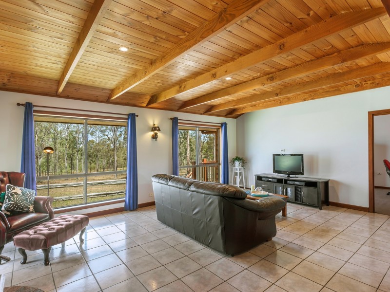 274 Willaura Drive, Mount Hallen QLD 4312