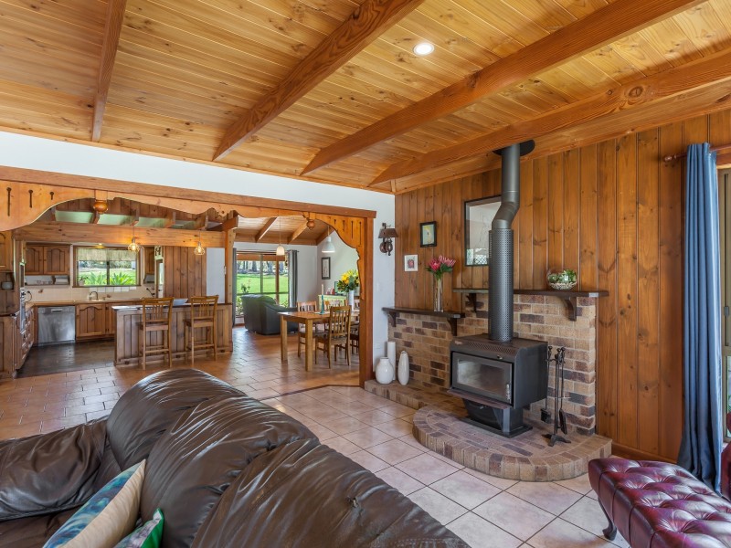 274 Willaura Drive, Mount Hallen QLD 4312