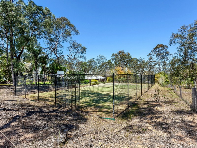 274 Willaura Drive, Mount Hallen QLD 4312