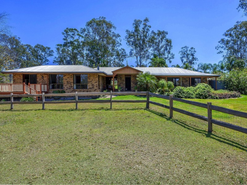 274 Willaura Drive, Mount Hallen QLD 4312