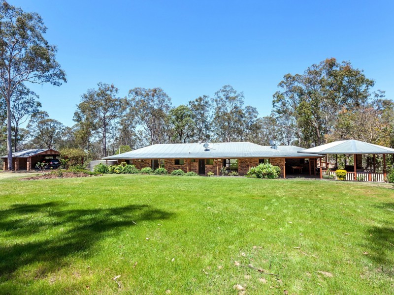 274 Willaura Drive, Mount Hallen QLD 4312