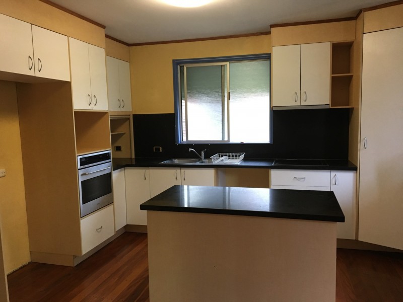 16 Lima Street, Nudgee Beach QLD 4014