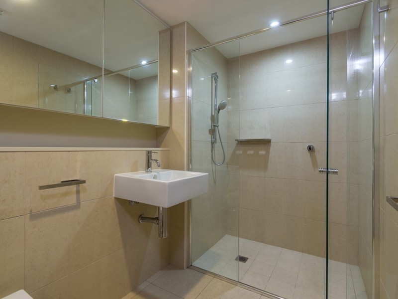 Unit 4136/37C Harbour Road, Hamilton QLD 4007