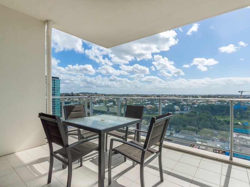 Unit 4136/37C Harbour Road, Hamilton QLD 4007