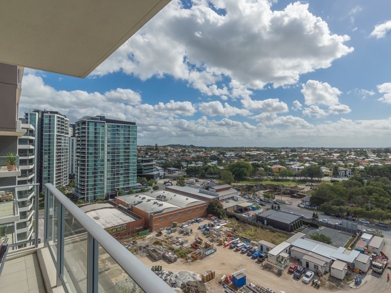 Unit 4136/37C Harbour Road, Hamilton QLD 4007