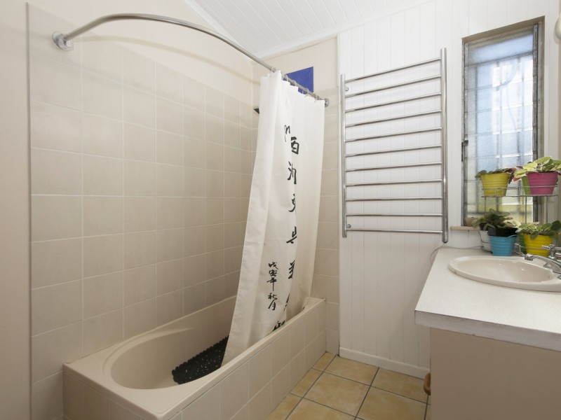 10 Kagoola Street, Banyo QLD 4014
