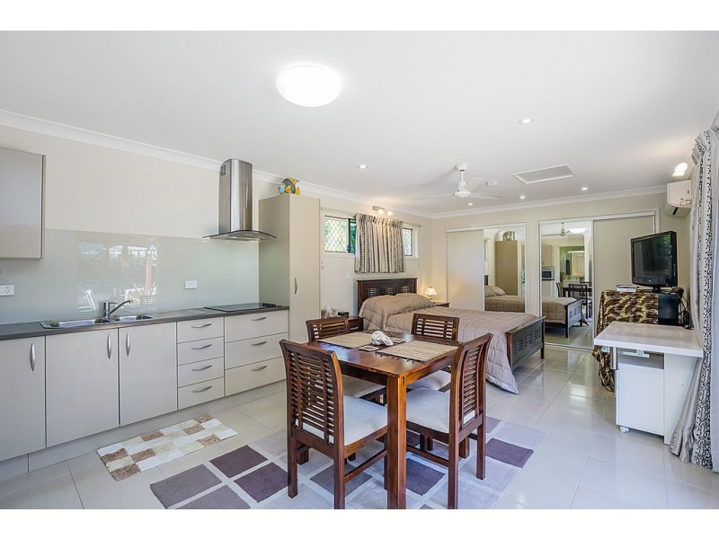 8 Railway Street, Nudgee QLD 4014