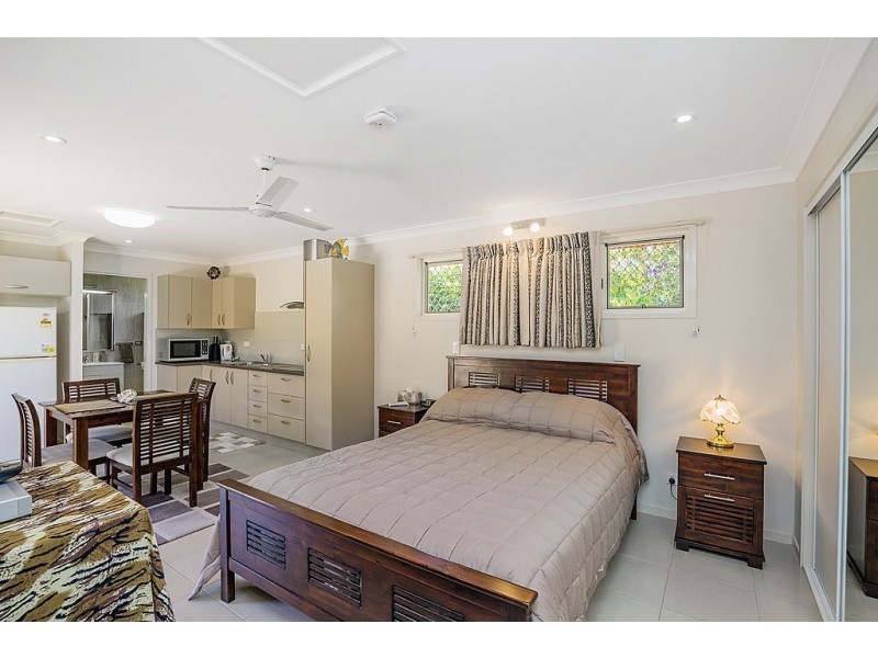 8 Railway Street, Nudgee QLD 4014