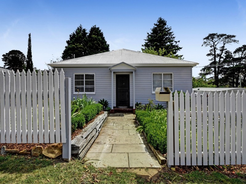 2 Linda Street, Hill Top NSW 2575