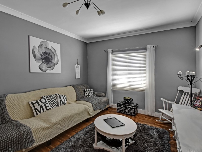 2 Linda Street, Hill Top NSW 2575