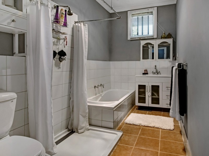 2 Linda Street, Hill Top NSW 2575