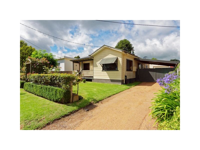 16 Hoskins Street, Moss Vale NSW 2577