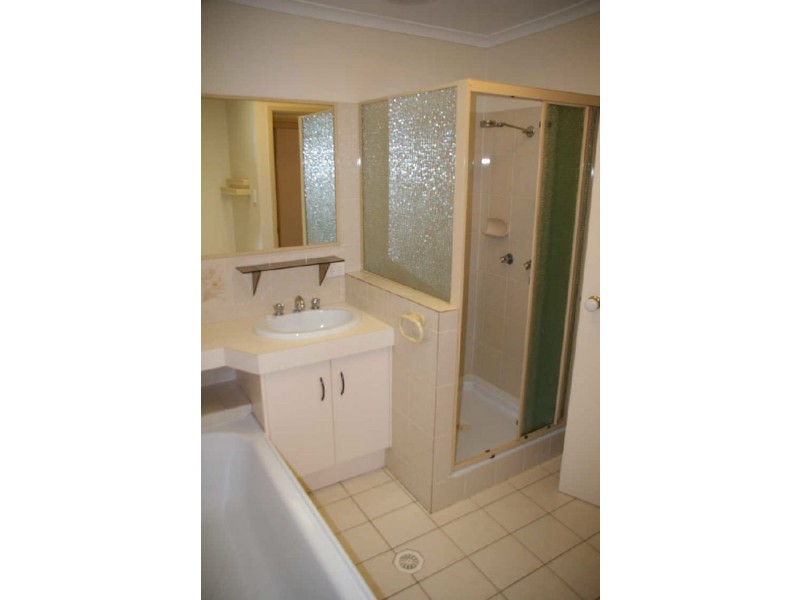 2/5 Pontoon Place, Varsity Lakes QLD 4227