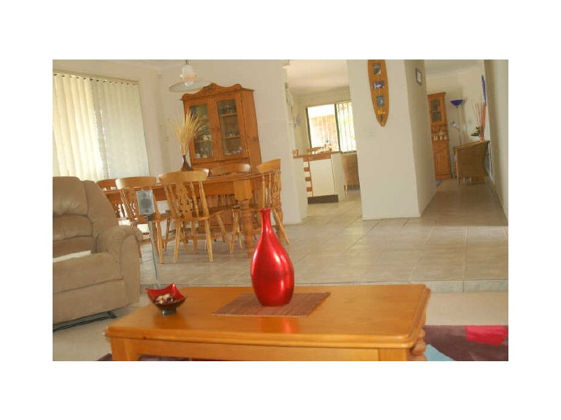 82 Honeyeater Drive, Burleigh Waters QLD 4220