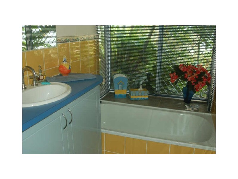 82 Honeyeater Drive, Burleigh Waters QLD 4220