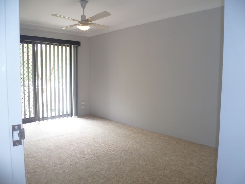 4/2 Rope Court, Mermaid Waters QLD 4218