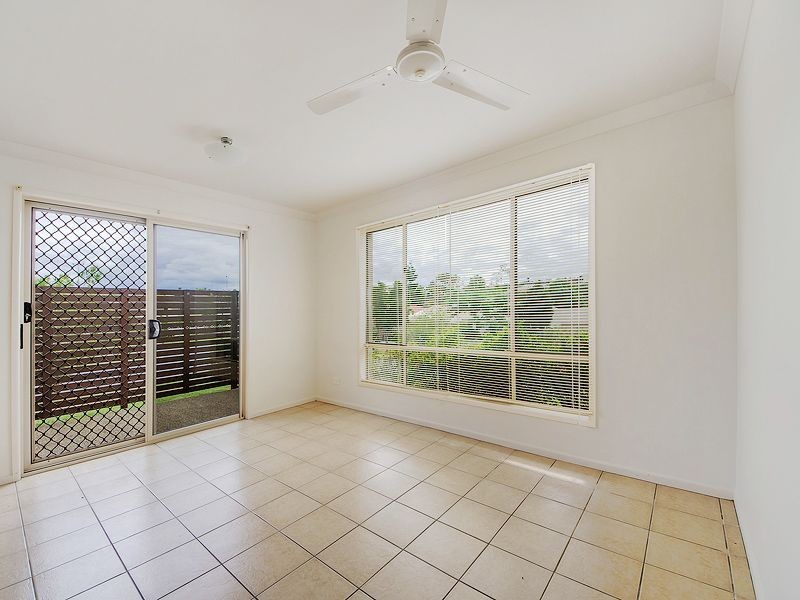 2/6 Belongil Street, Pacific Pines QLD 4211