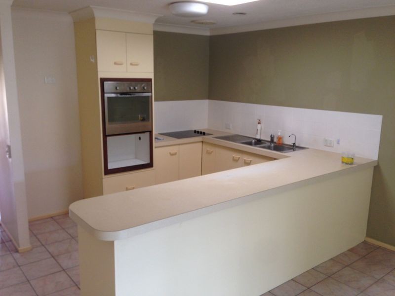 2/4 Flora Close, Burleigh Waters QLD 4220