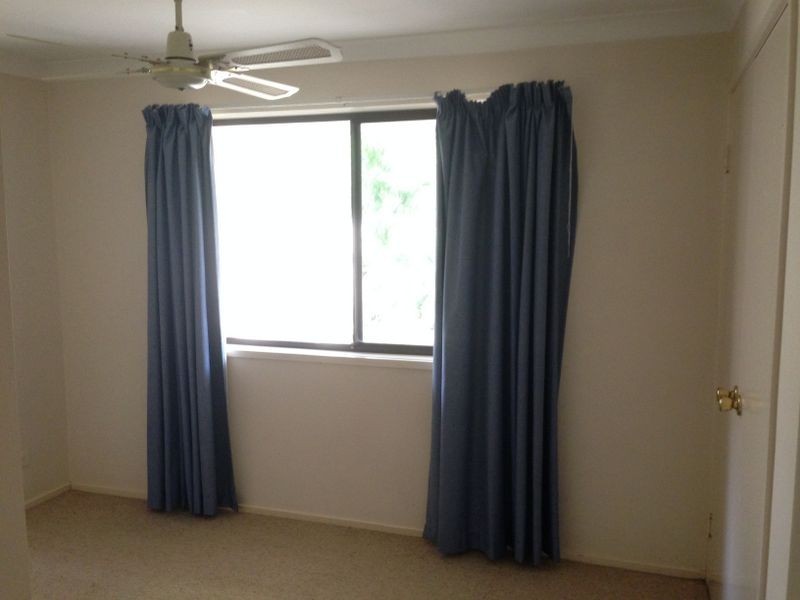 2/4 Flora Close, Burleigh Waters QLD 4220